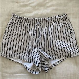 Striped comfy shorts
